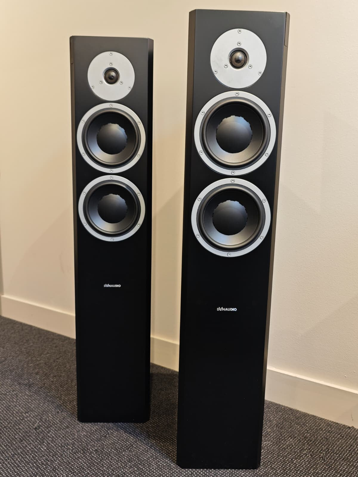 Second Hand Dynaudio Focus 400XD Active Floor Standing Speakers
