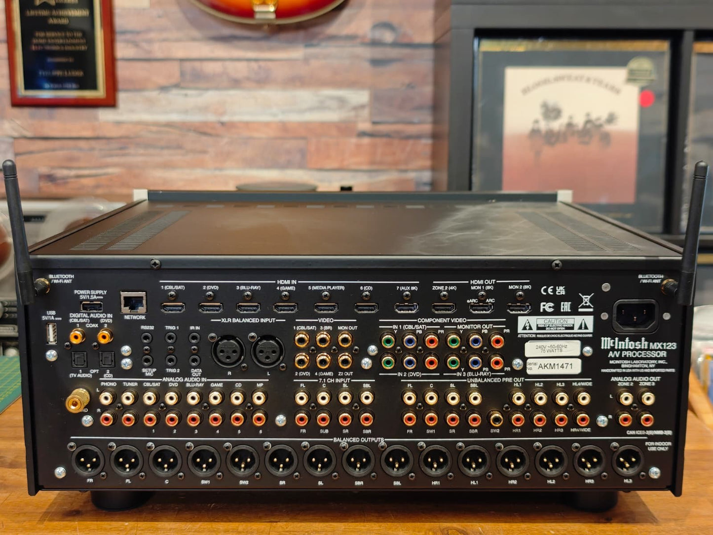 Second Hand McIntosh MX123 8K Update AV Processor
